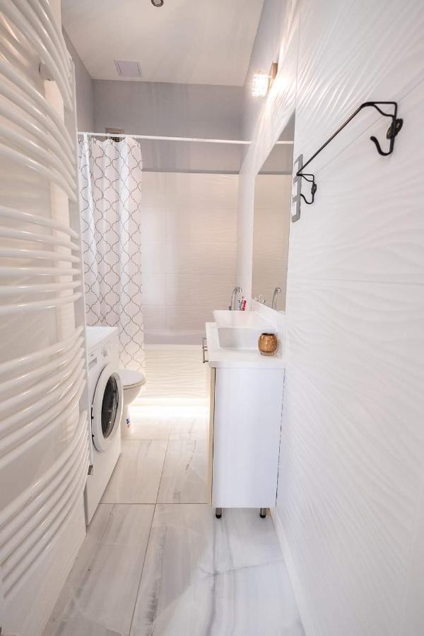V6 Apartment By Small Home 부다페스트 외부 사진
